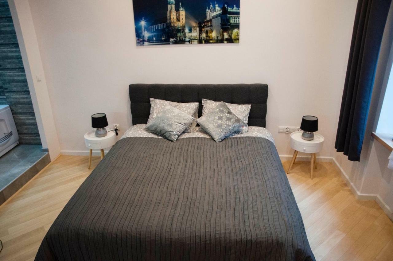 Cracow Jacuzzi Apartments - Silver Room クラクフ エクステリア 写真